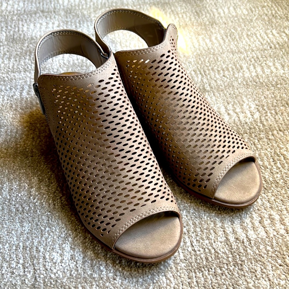 Beige peep toe sandals